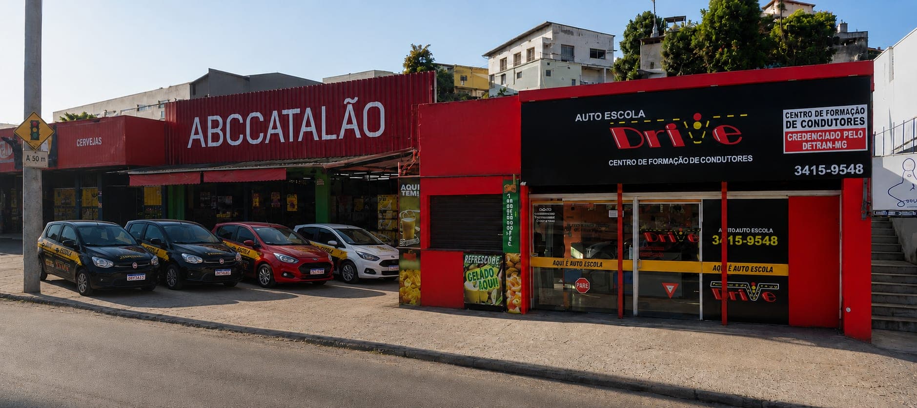 Fachada da Auto Escola Drive, na Av. Presidente Carlos Luz, em Belo Horizonte
